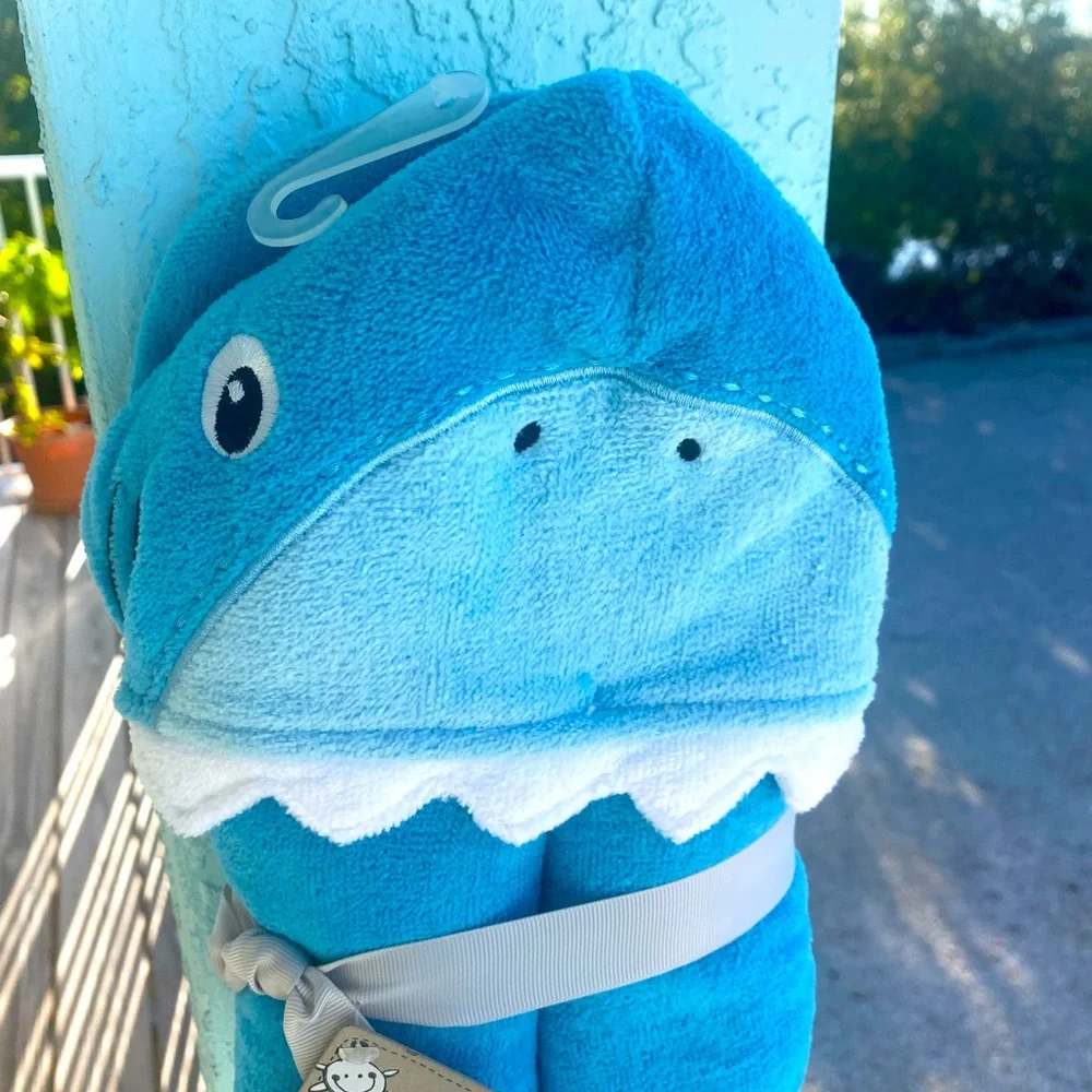Blue Shark Hooded Towel for Kids and baby 🪼🐳 NWT 🐬🐬🐬 NEW 😱😱